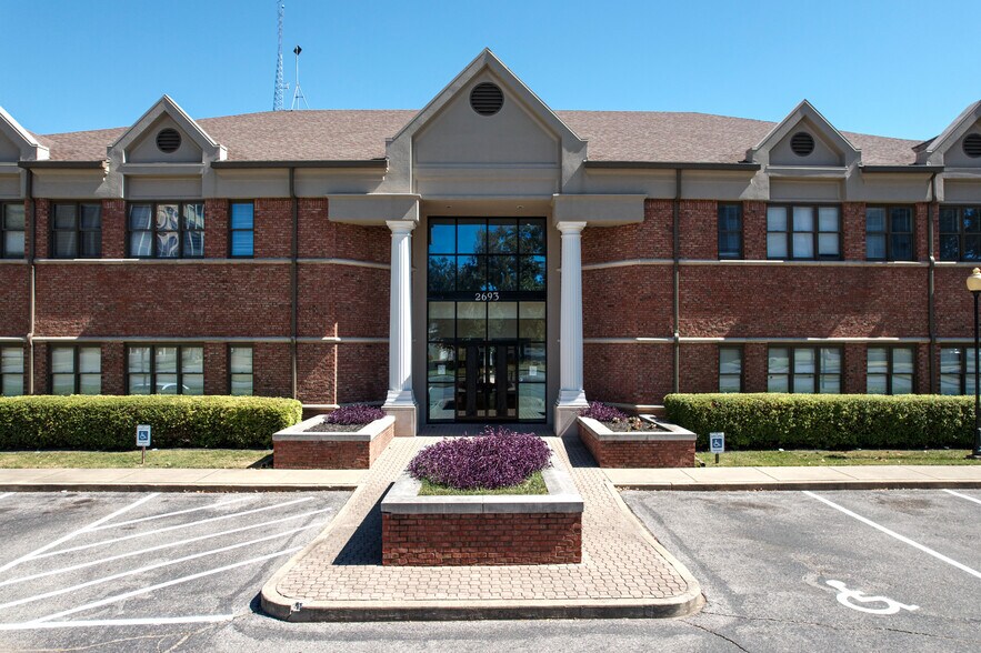 More Photos Of 2693 Union Avenue Ext, Memphis Office For Lease