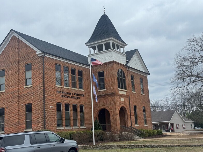 More Photos Of Hospital Adaptive Redevelopment Focus - Workforce & USC Student Housing, Union Flex For Sale