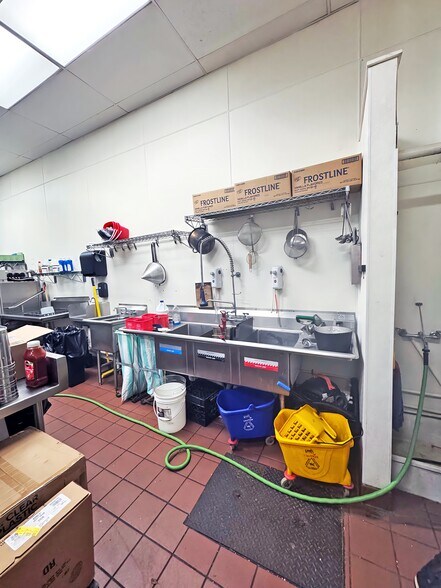 More Photos Of 19266 Coastal Hwy, Rehoboth Beach Storefront For Sale