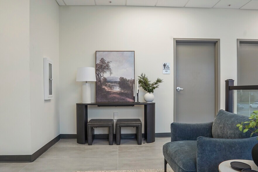 More Photos Of 123 S Lynnhaven Rd, Virginia Beach Office For Lease