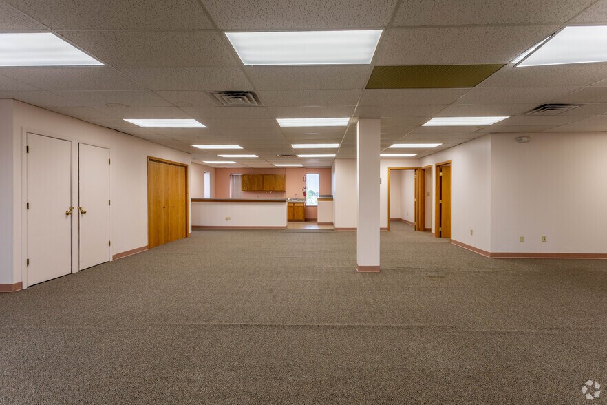 More Photos Of 6161 Busch Blvd, Columbus Office For Lease