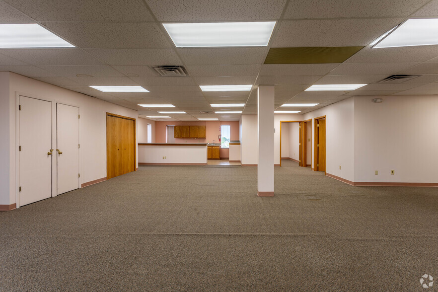 More Photos Of 6161 Busch Blvd, Columbus Office For Lease