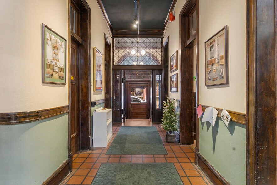 More Photos Of 112 W Hill St, Champaign Multifamily For Sale