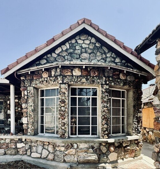 Primary Photo Of 901 E Ogden Ave, Las Vegas General Retail For Sale
