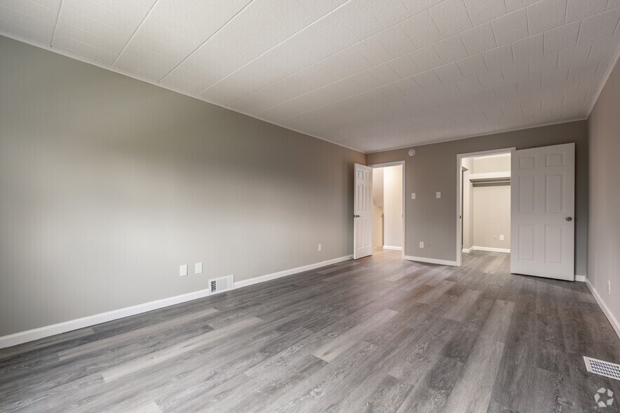 More Photos Of 2215 Aurora Dr, Pittsburgh Apartments For Sale