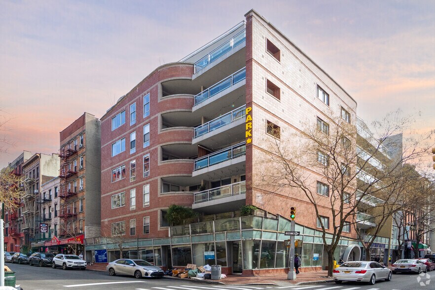 Primary Photo Of 123-129 Baxter St, New York Apartments For Lease