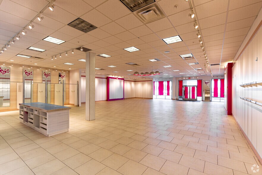 More Photos Of 301 Tanger Dr, Terrell Unknown For Lease