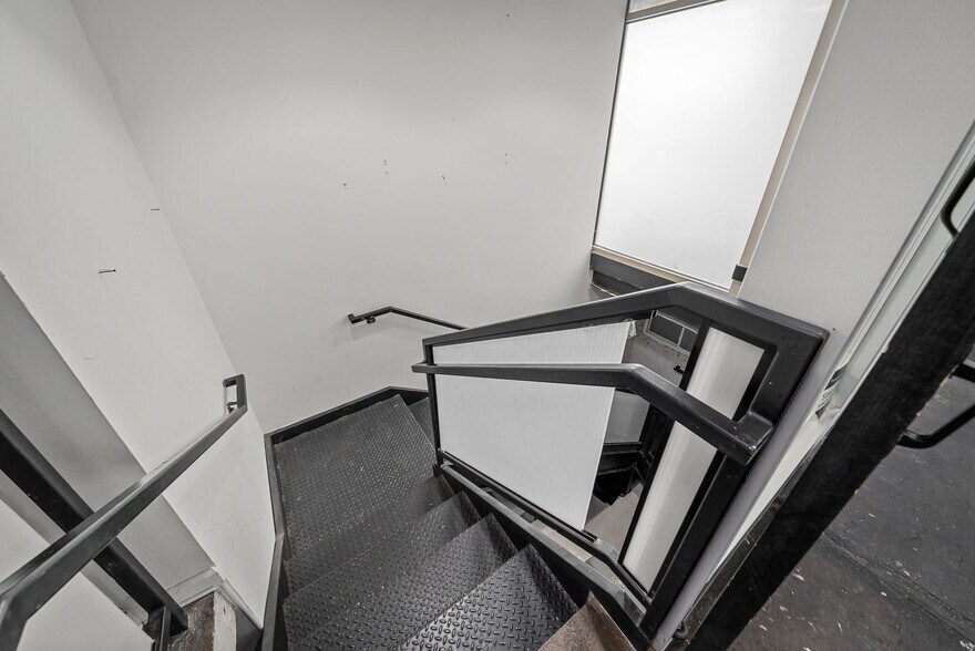 More Photos Of 511 N Garrison Ave, Saint Louis Office For Lease