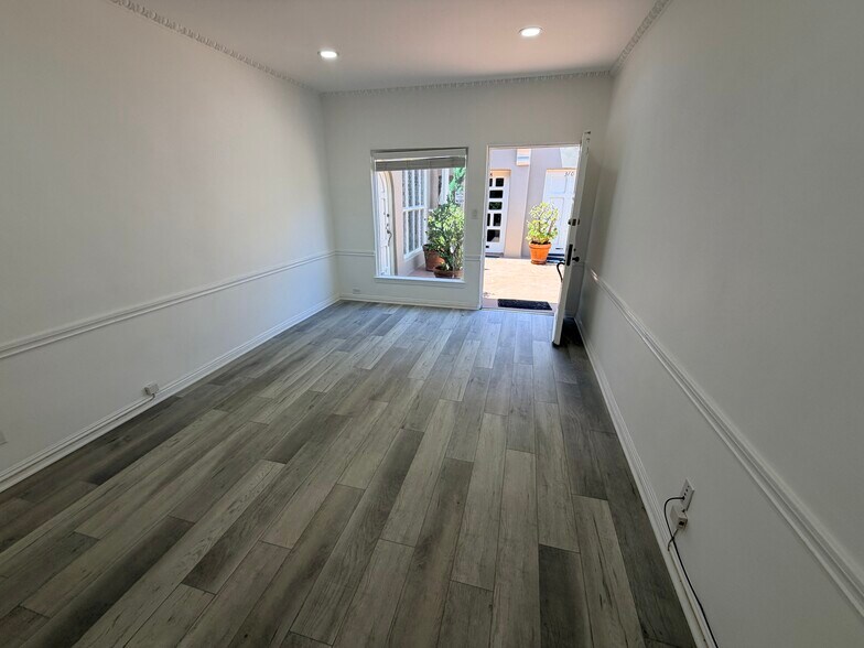 More Photos Of 9528-9546 Brighton Way, Beverly Hills Storefront Retail Office For Lease