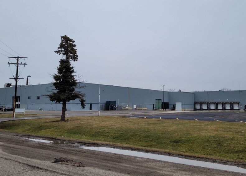 More Photos Of 125 Irwin St, Chatham Warehouse For Lease