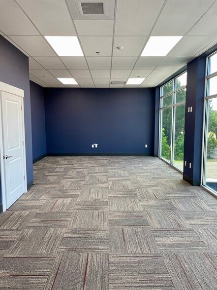 More Photos Of 528 Sunbury Rd, Midway Warehouse For Sale