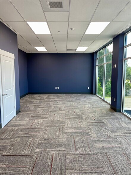 More Photos Of 528 Sunbury Rd, Midway Warehouse For Lease