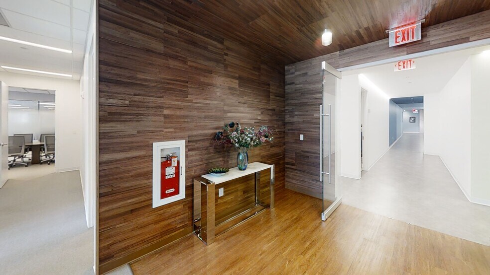 More Photos Of 5050 Conference Way N, Boca Raton Office For Lease