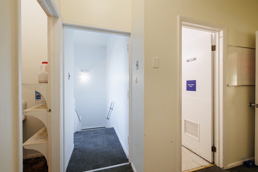 More Photos Of 15920 Old Frederick Rd, Woodbine Bank For Lease