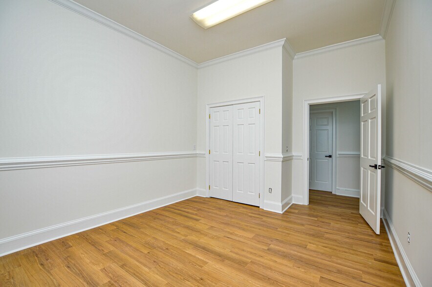 More Photos Of 21000 Torrence Chapel Rd, Cornelius Office Residential For Lease
