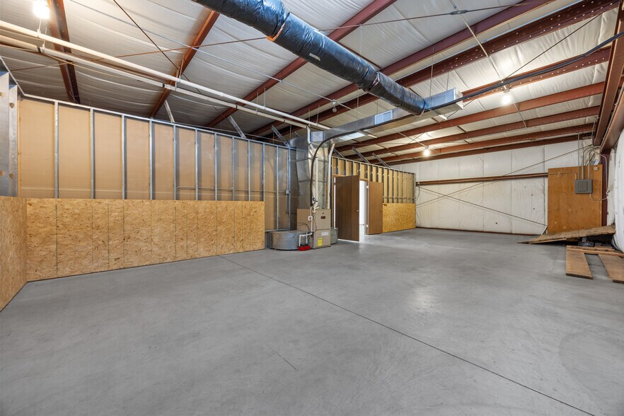 More Photos Of 121 W 5th St, Tipton Showroom For Sale
