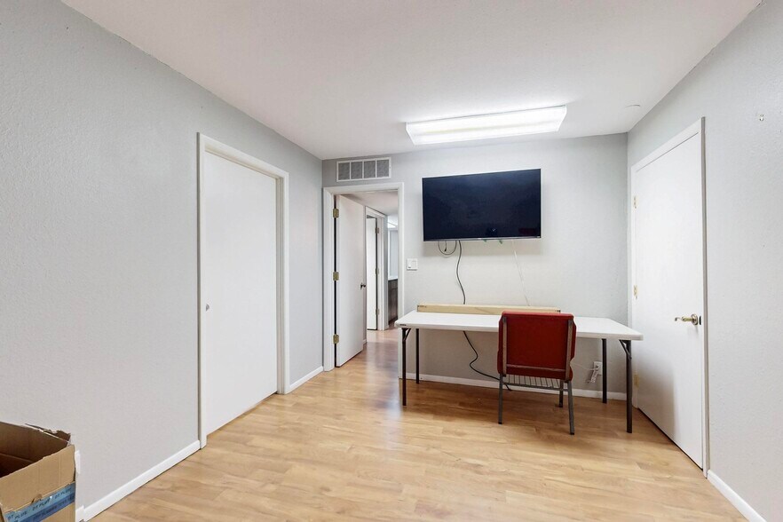 More Photos Of 516 Chama St NE, Albuquerque Office For Sale