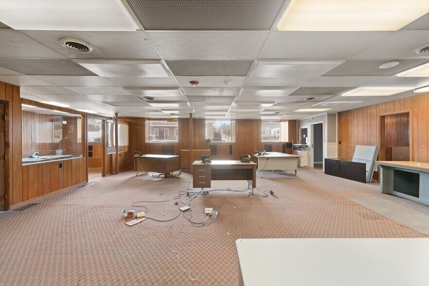 More Photos Of 1072 Main St, West Warwick Office For Sale