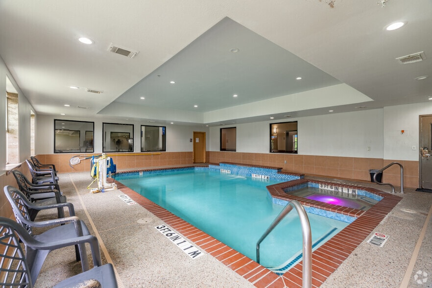 More Photos Of 16931 Texas Ave, Webster Hotel For Sale