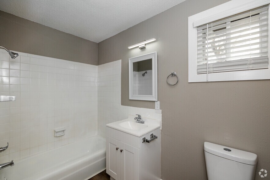 More Photos Of 425 W Taft St, Wichita Apartments For Sale