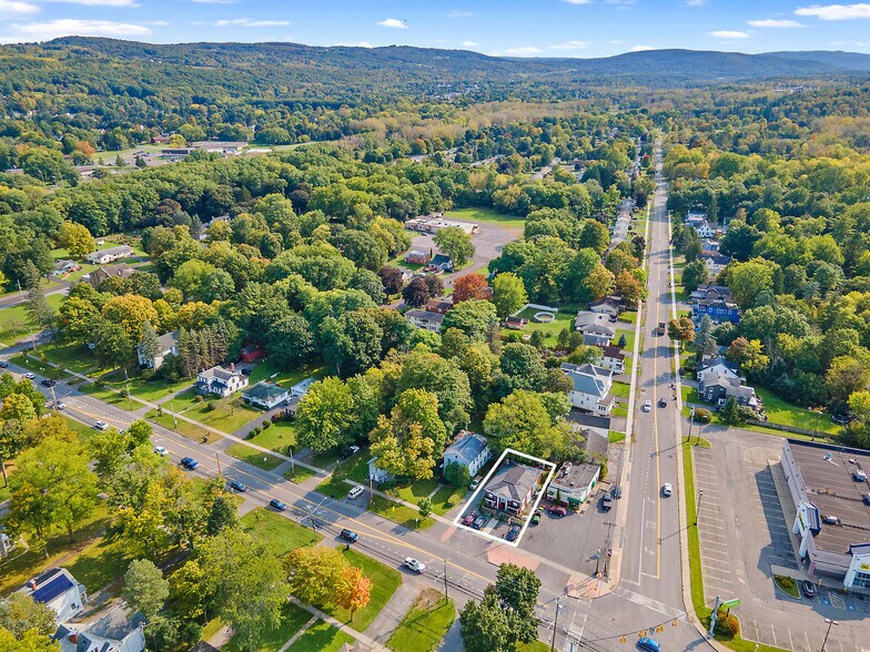 More Photos Of 363 W Seneca Tpke, Syracuse Bar For Sale