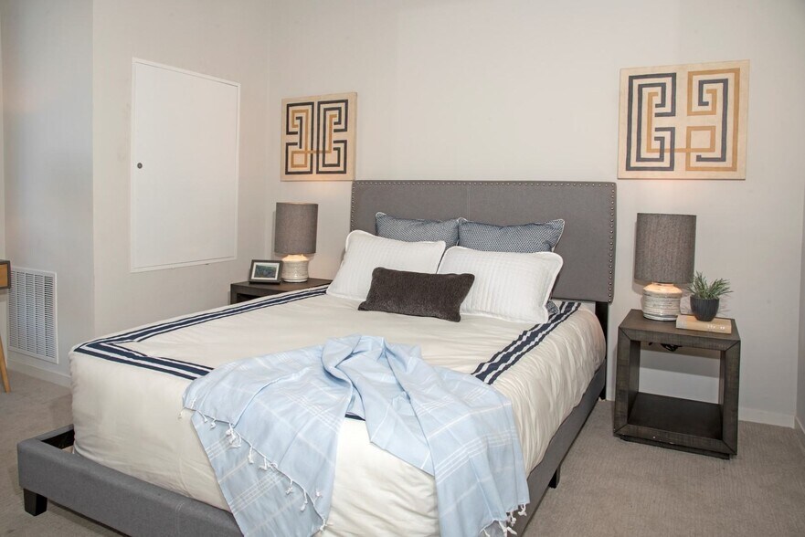 More Photos Of 1020 3rd St N, Minneapolis Apartments For Sale