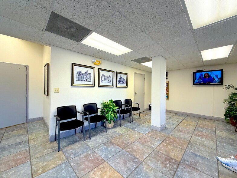 More Photos Of 3861 Oakwater Cir, Orlando Medical For Sale