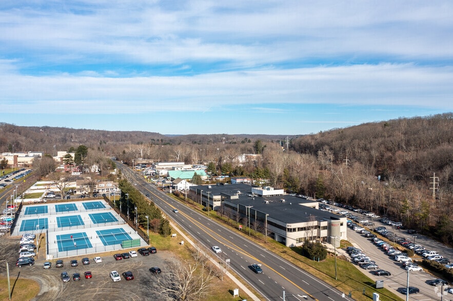 More Photos Of 372 Danbury Rd, Wilton Medical For Lease