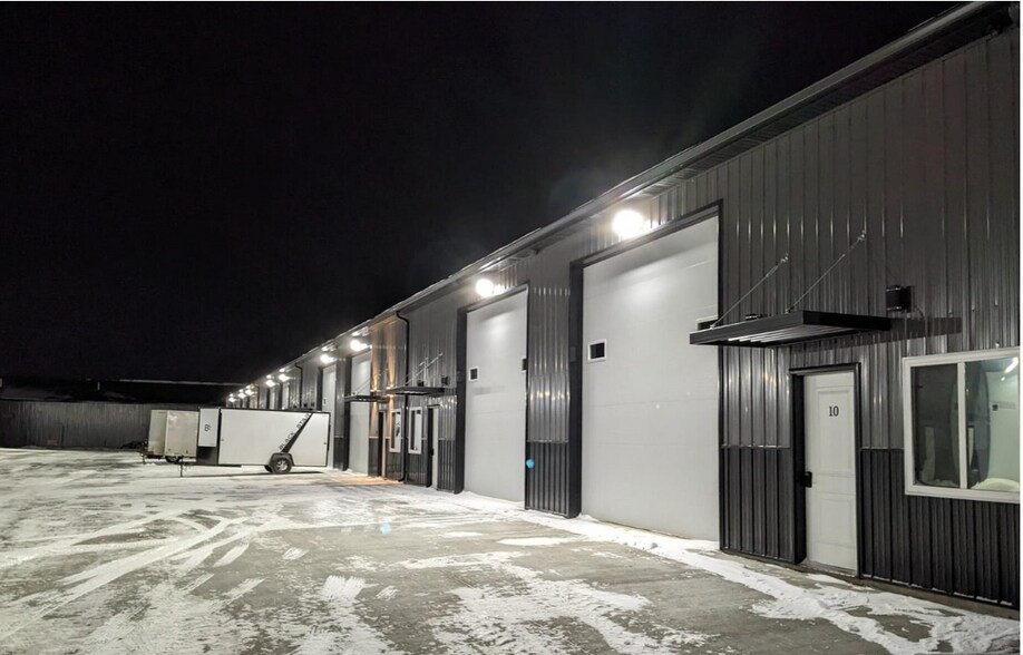 More Photos Of 1409 Lockheed Dr, Bismarck Warehouse For Sale