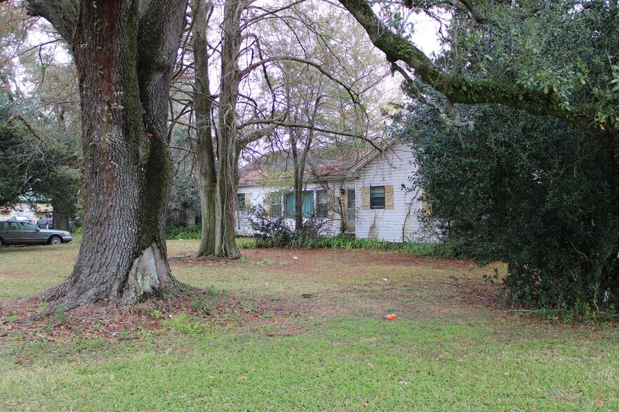 More Photos Of 1137 Grand Caillou Rd, Houma Flex For Sale