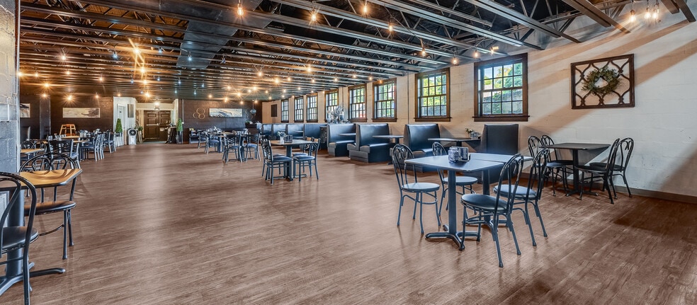 More Photos Of 801 E Park Ave, Fairmont Storefront For Sale