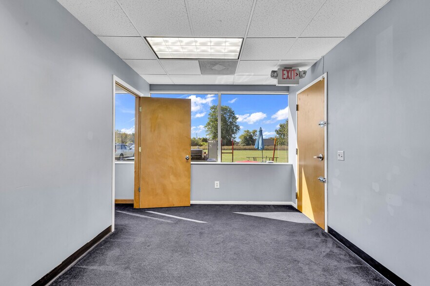 More Photos Of 3050 Delta Marine Dr, Columbus Office For Sale