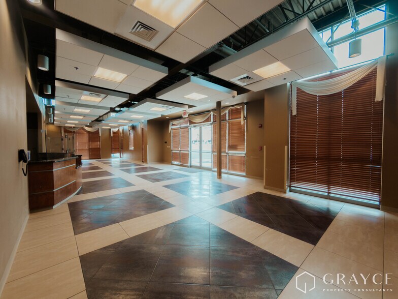 More Photos Of 4301 N Mesa St, El Paso Medical For Lease