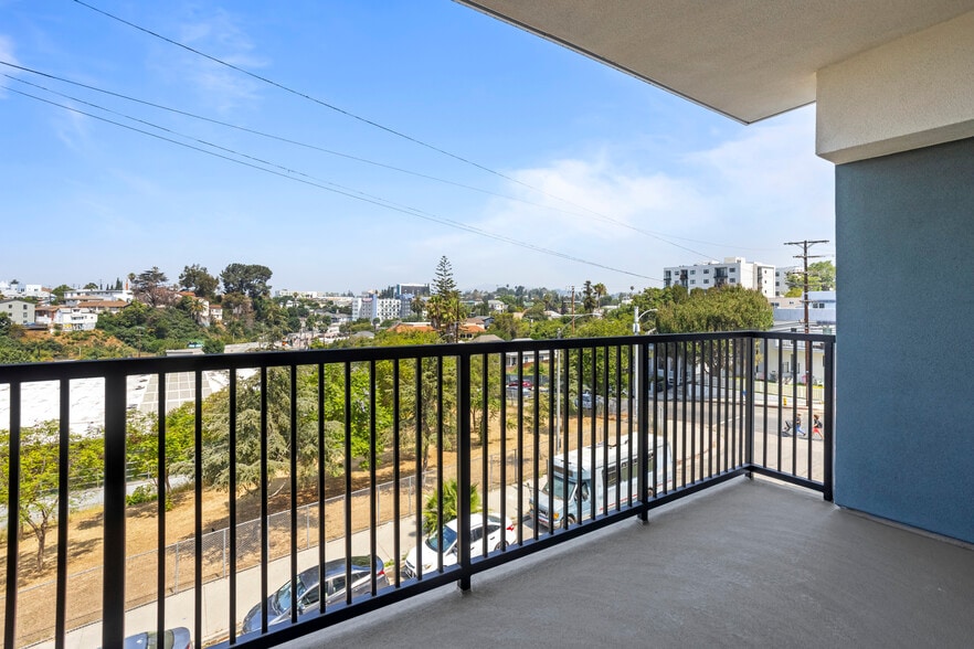 More Photos Of 1350 W Court St, Los Angeles Apartments For Sale