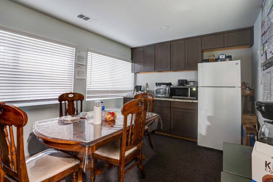 More Photos Of 854 Crows Landing Rd, Modesto Auto Dealership For Sale