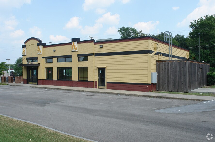 More Photos Of 1789 N Eastman Rd, Kingsport Restaurant For Lease