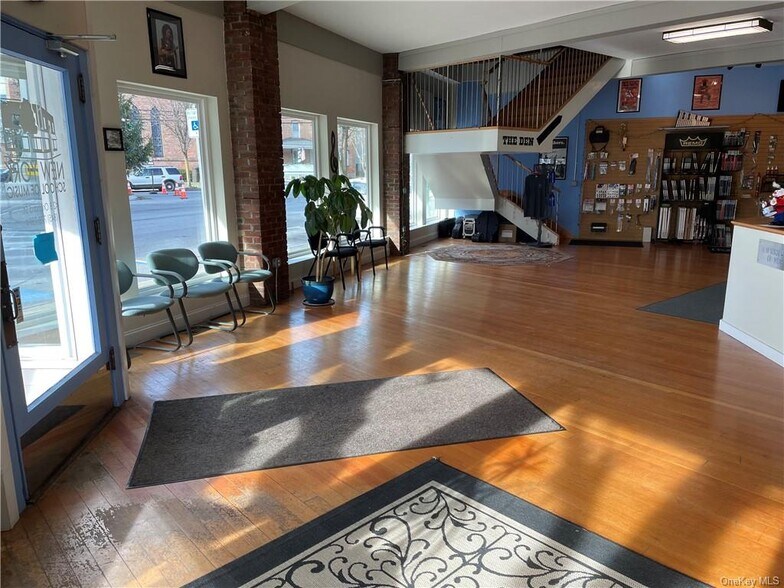 More Photos Of 42 Orchard St, Walden Freestanding For Sale