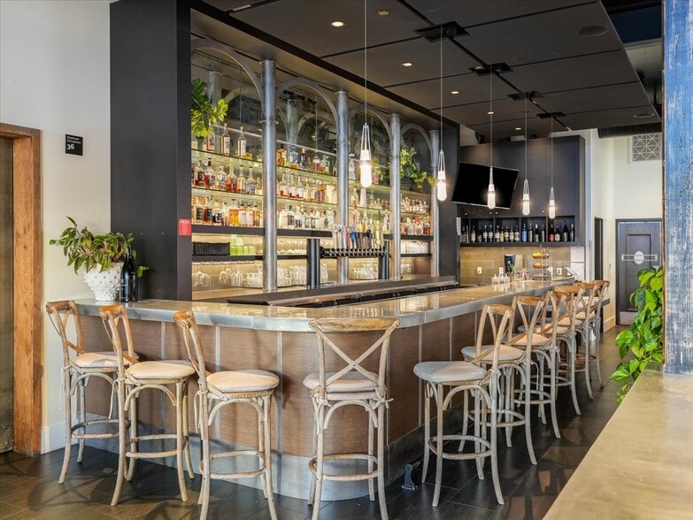 More Photos Of 1125 Garden St, San Luis Obispo Hotel For Lease