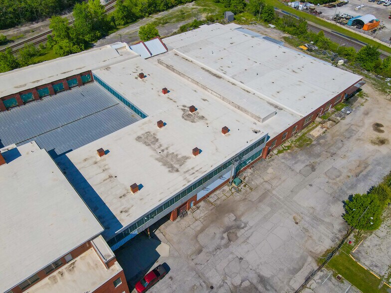 More Photos Of 521 S Market St, Galion Manufacturing For Lease