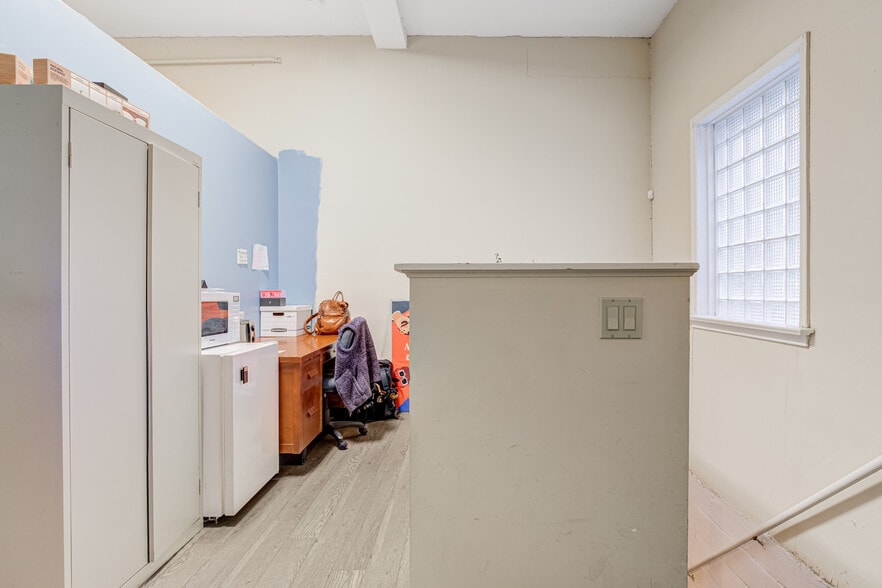 More Photos Of 3000 Bloor St W, Toronto Storefront For Sale