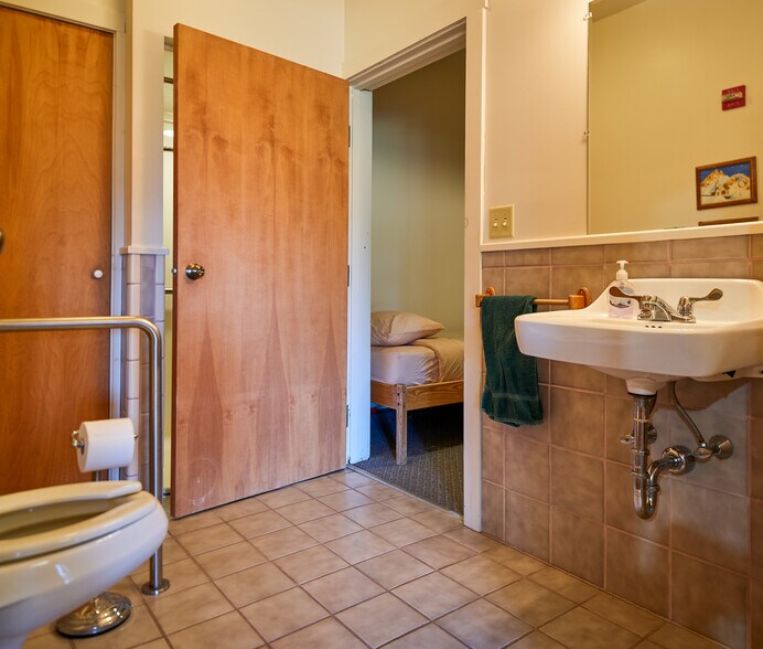 More Photos Of 35 Fawn Ledge Ln, Jamaica Religious Facility For Sale