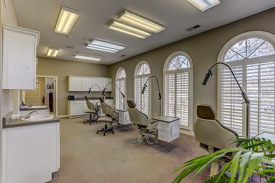 More Photos Of 3100-3106 Professional Plz, Germantown Medical For Sale