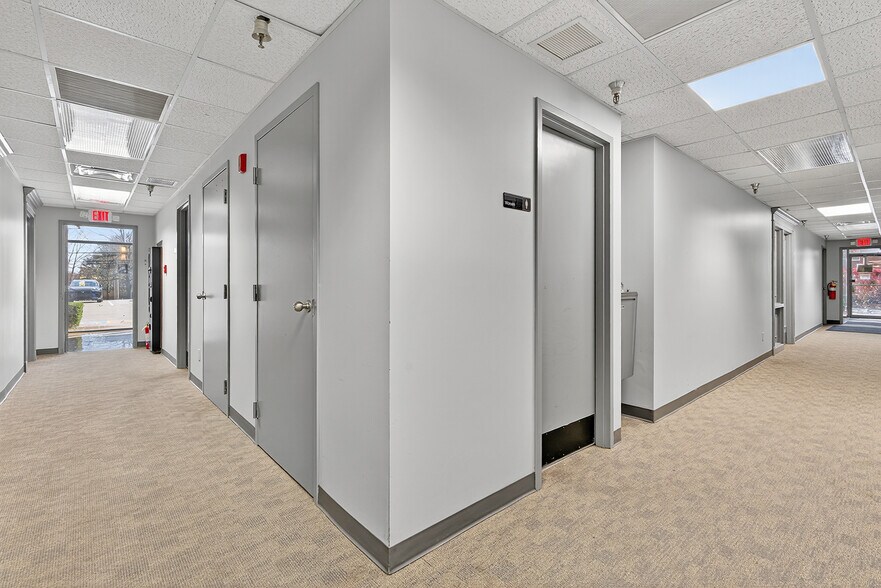 More Photos Of 3138 Custer Dr, Lexington Medical For Sale