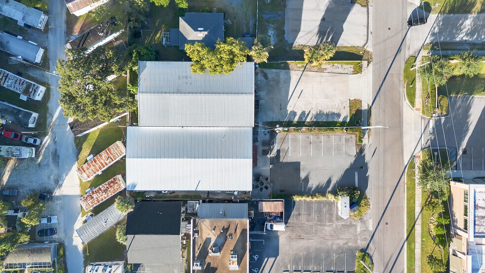 More Photos Of 10-14 W Illiana St, Orlando Warehouse For Sale