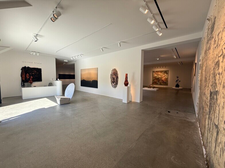 More Photos Of 737-747 N Western Ave, Los Angeles Storefront For Lease