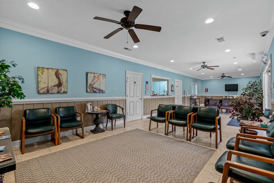 More Photos Of 3583 US-17 BUS, Murrells Inlet Medical For Lease