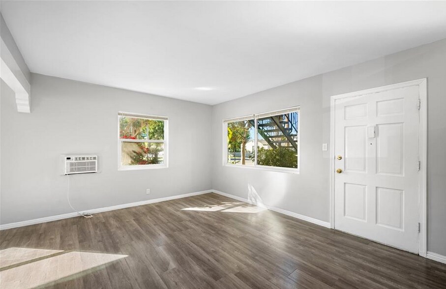 More Photos Of 198 W Elmwood Ave, Burbank Apartments For Sale