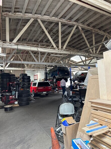 More Photos Of 4067-4075 1/2 Beverly Blvd, Los Angeles Storefront For Sale