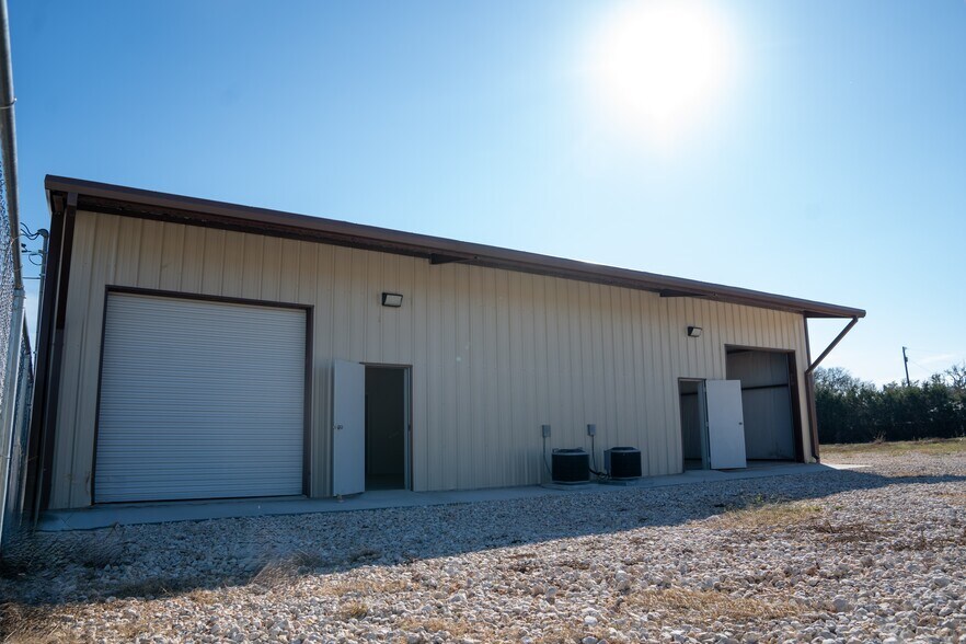 More Photos Of 2550 County Road 279, Leander Freestanding For Lease