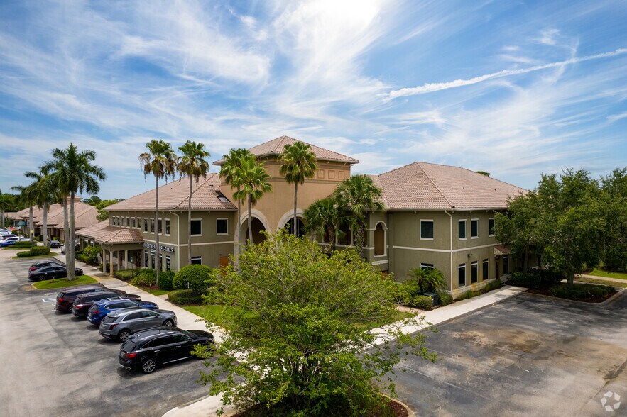 More Photos Of 700-760 SE Indian St, Stuart Office For Lease